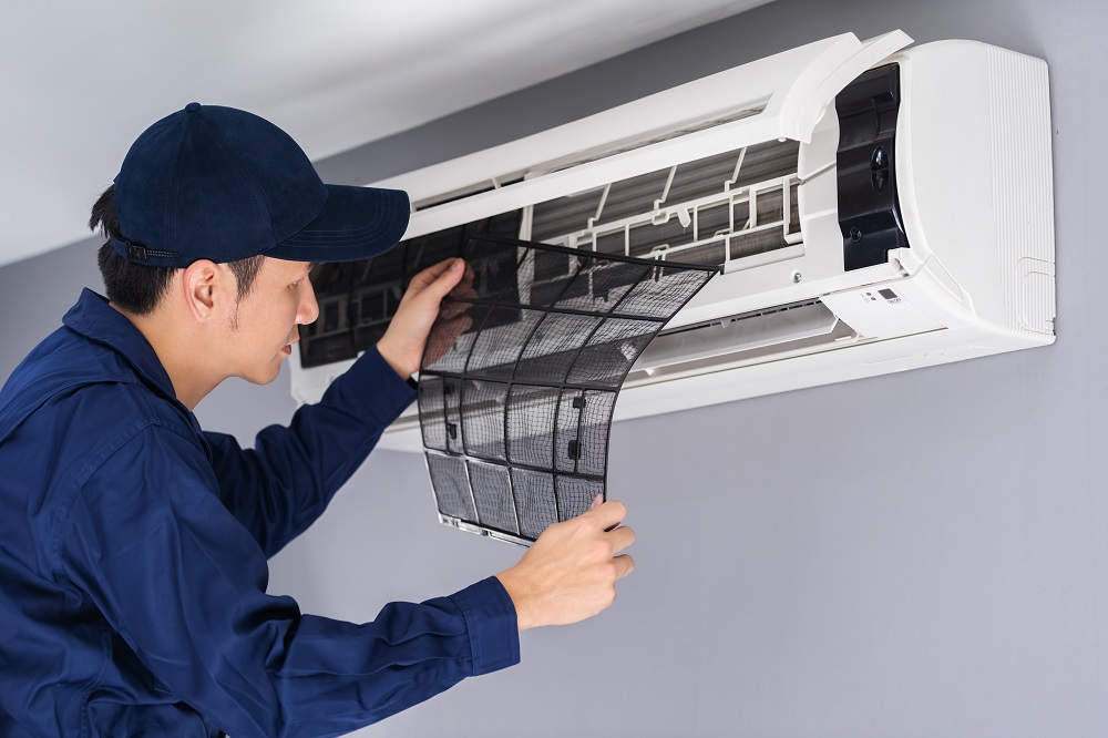 What Are Common Symptoms That Indicate Your Yex382v3yte Air Conditioner Needs Repair?